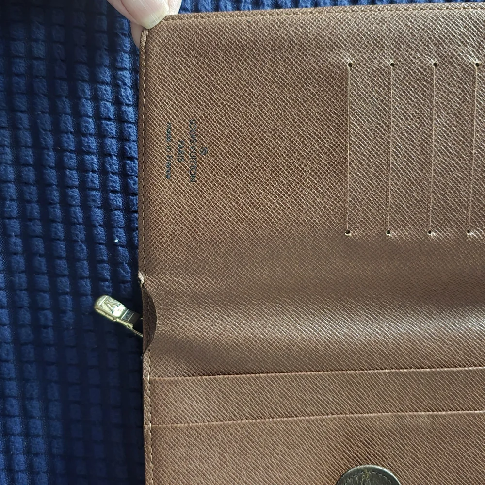 Louis Vuitton Brown and Gold Monogram Wallet - Picture 2 of 7
